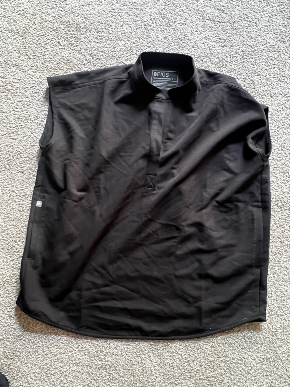 FIGS Black Technical Collection Top